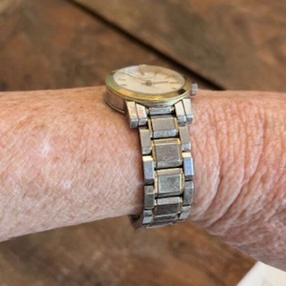 Burberry Ladies Watch---The City 26mm Two Tone Gold - Picture 2 of 7